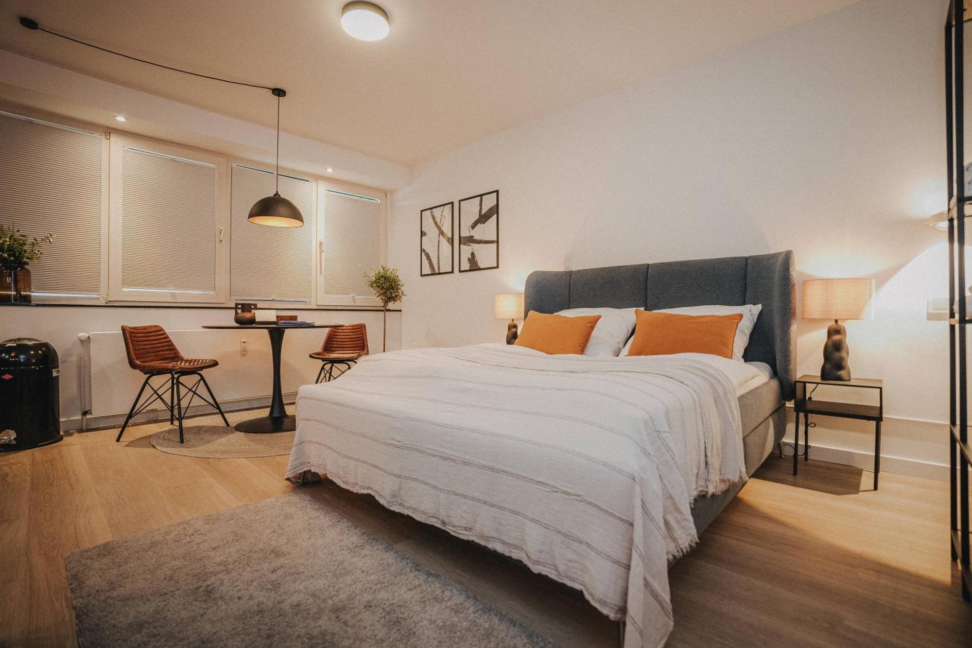 Downtown Apartment Mit Luxusbad Am Hafen Nur 5 Minuten Zu Fuss In Die Innenstadt Und Zum Bahnhof! 올덴부르크 외부 사진