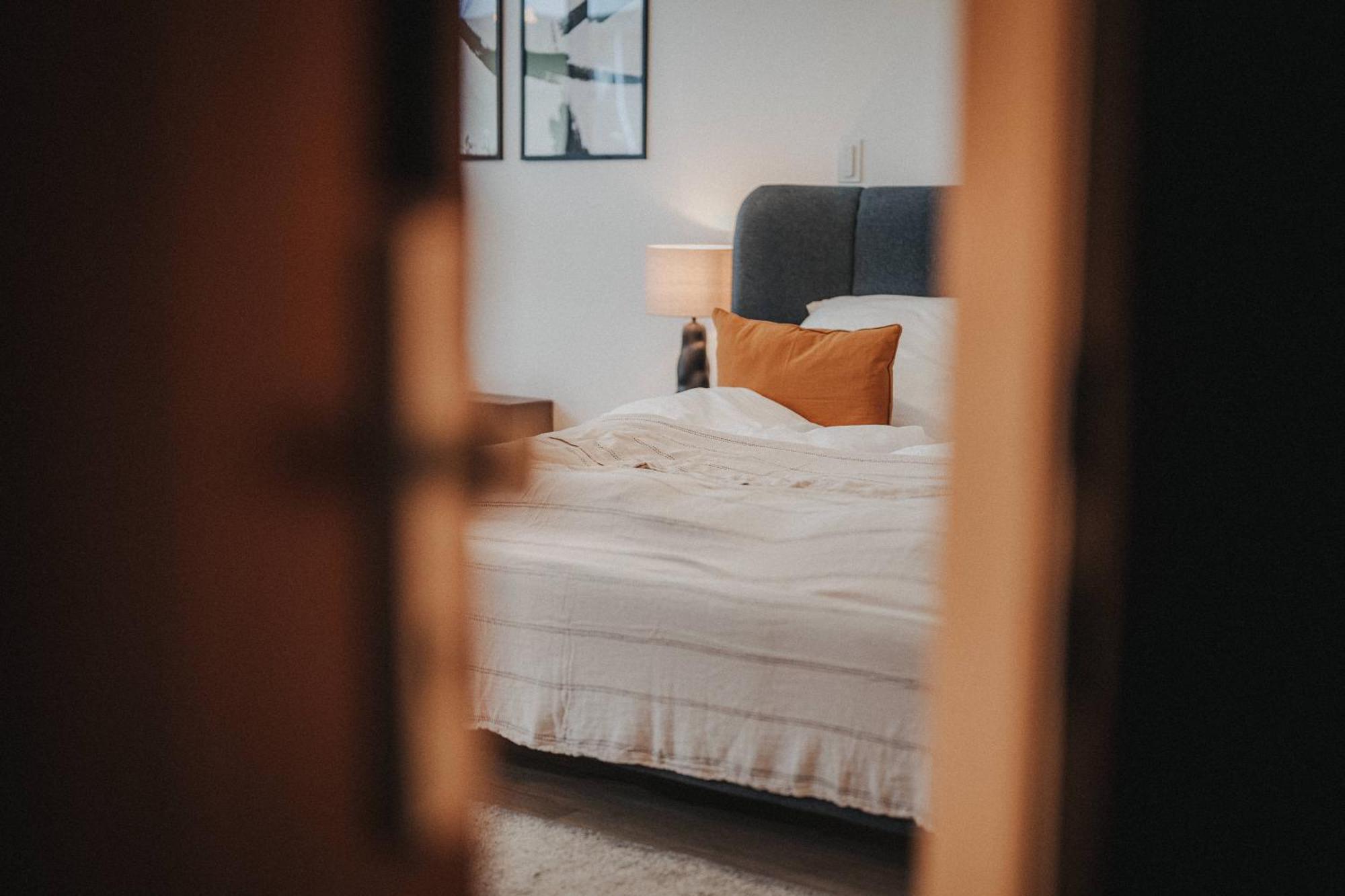Downtown Apartment Mit Luxusbad Am Hafen Nur 5 Minuten Zu Fuss In Die Innenstadt Und Zum Bahnhof! 올덴부르크 외부 사진