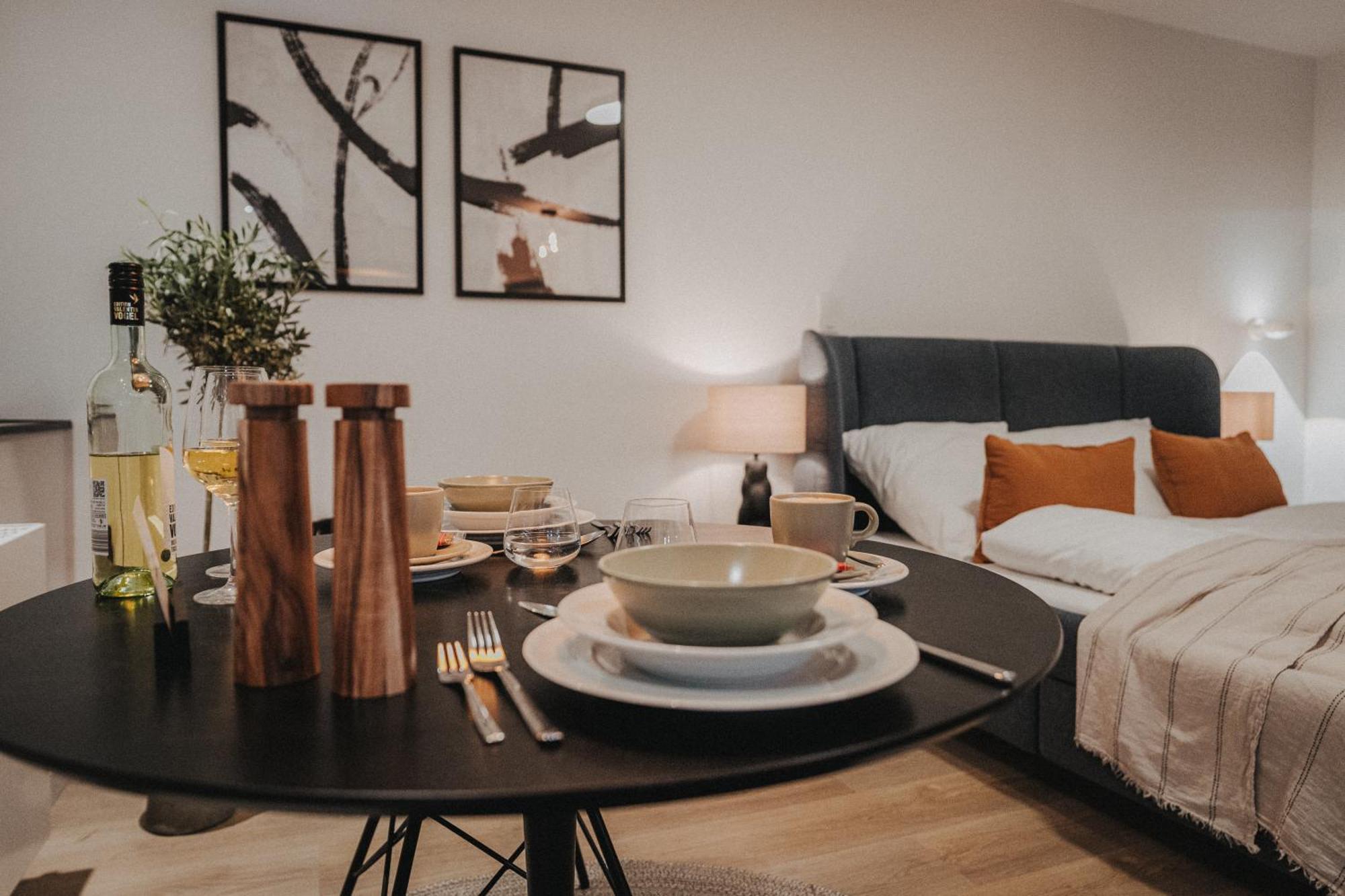 Downtown Apartment Mit Luxusbad Am Hafen Nur 5 Minuten Zu Fuss In Die Innenstadt Und Zum Bahnhof! 올덴부르크 외부 사진