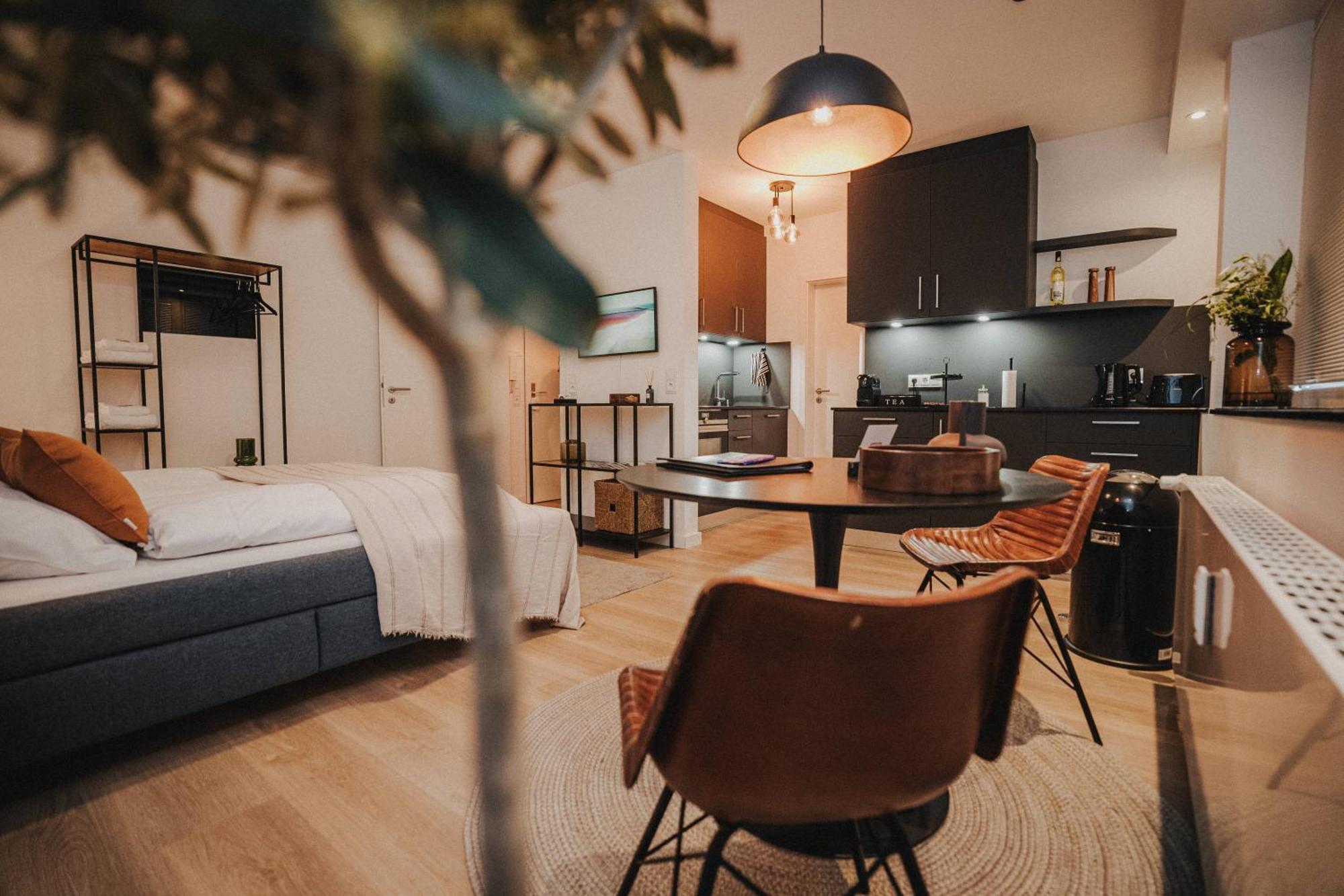Downtown Apartment Mit Luxusbad Am Hafen Nur 5 Minuten Zu Fuss In Die Innenstadt Und Zum Bahnhof! 올덴부르크 외부 사진